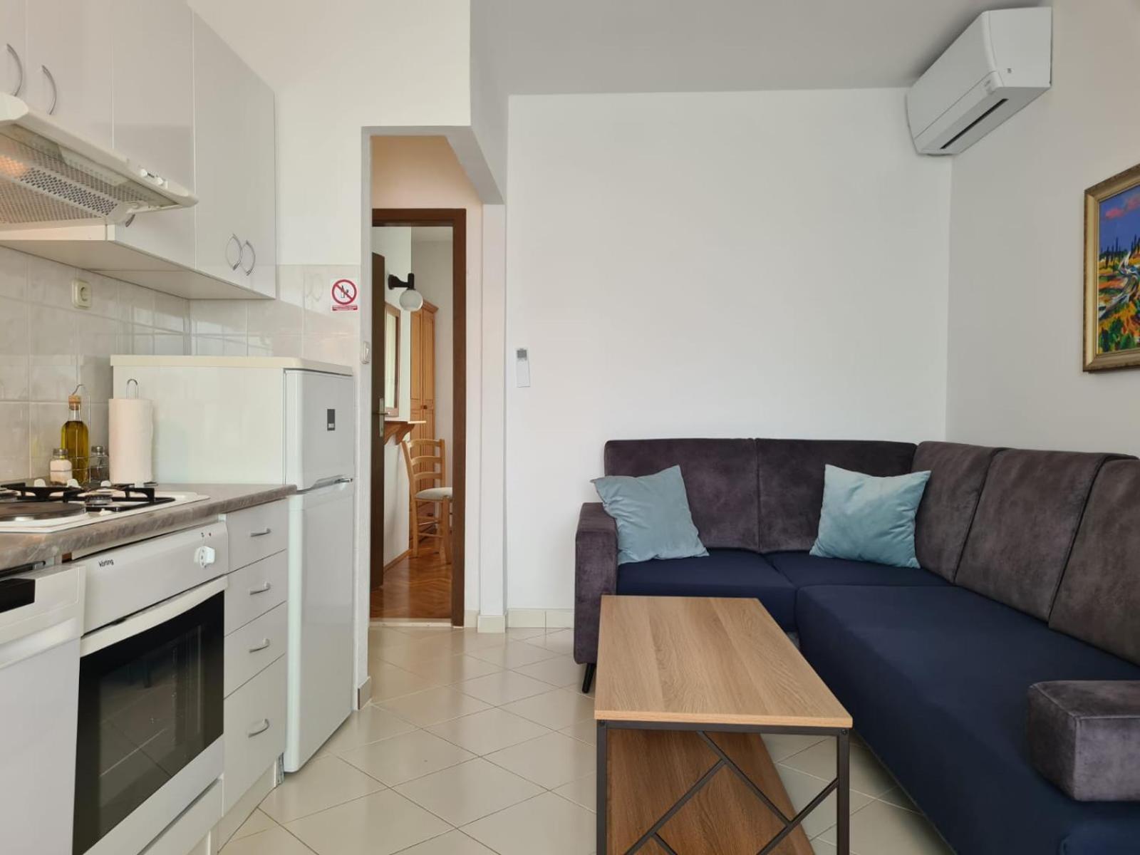 Apartments Jelena Supetar - Four Apartments - A Small House With A Private Yard - Two-Room Apartment With A Sea View - Studio Apartment - Two-Room Apartment With Garden View- Free Parking Exteriér fotografie