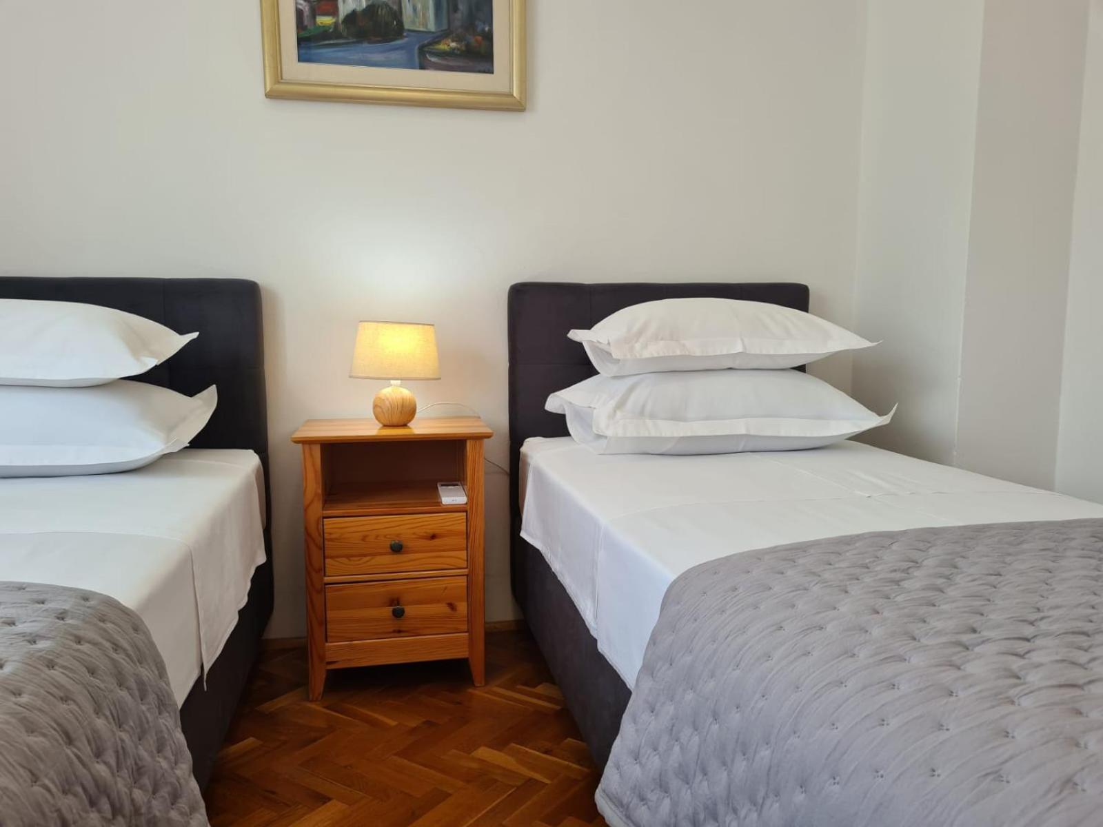 Apartments Jelena Supetar - Four Apartments - A Small House With A Private Yard - Two-Room Apartment With A Sea View - Studio Apartment - Two-Room Apartment With Garden View- Free Parking Exteriér fotografie