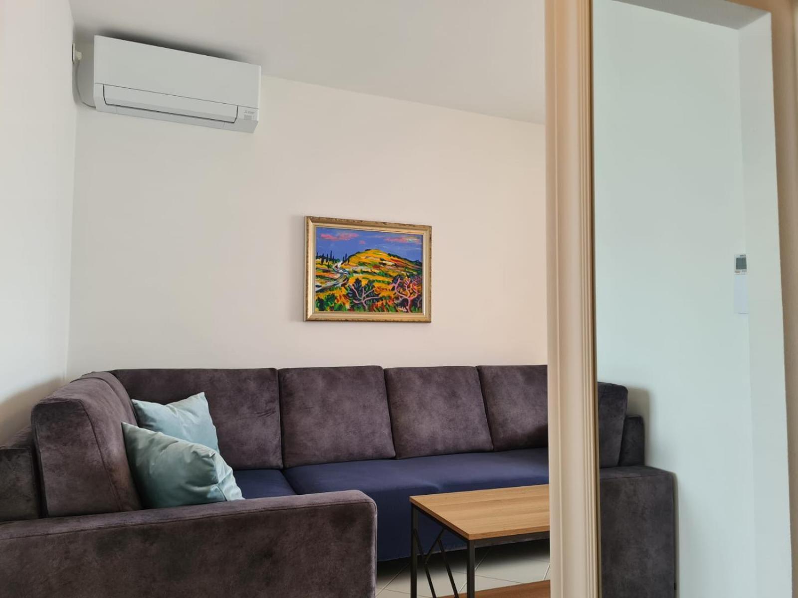 Apartments Jelena Supetar - Four Apartments - A Small House With A Private Yard - Two-Room Apartment With A Sea View - Studio Apartment - Two-Room Apartment With Garden View- Free Parking Exteriér fotografie