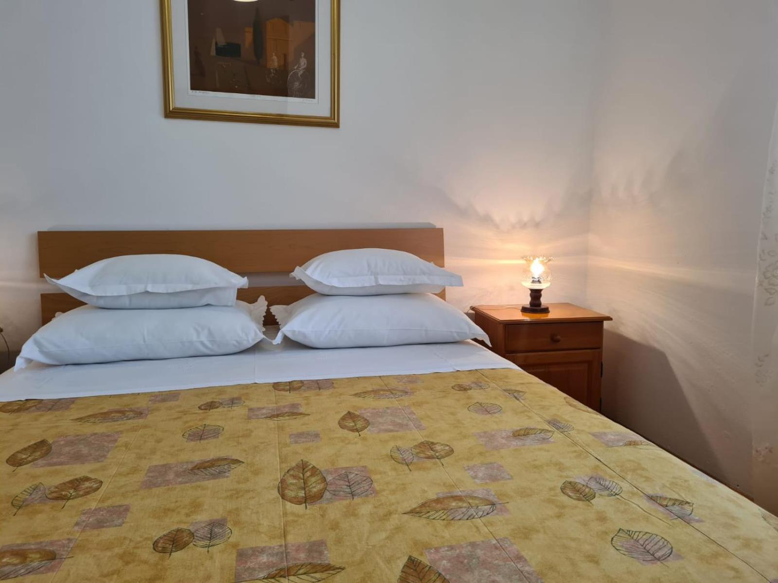 Apartments Jelena Supetar - Four Apartments - A Small House With A Private Yard - Two-Room Apartment With A Sea View - Studio Apartment - Two-Room Apartment With Garden View- Free Parking Exteriér fotografie