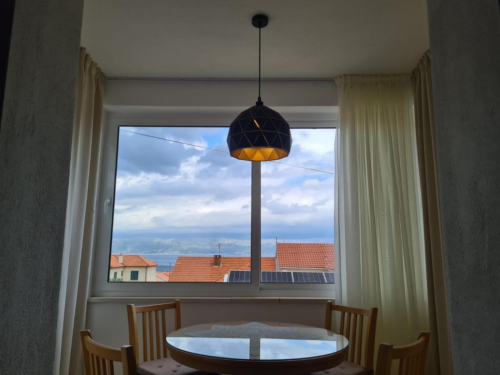 Apartments Jelena Supetar - Four Apartments - A Small House With A Private Yard - Two-Room Apartment With A Sea View - Studio Apartment - Two-Room Apartment With Garden View- Free Parking Exteriér fotografie