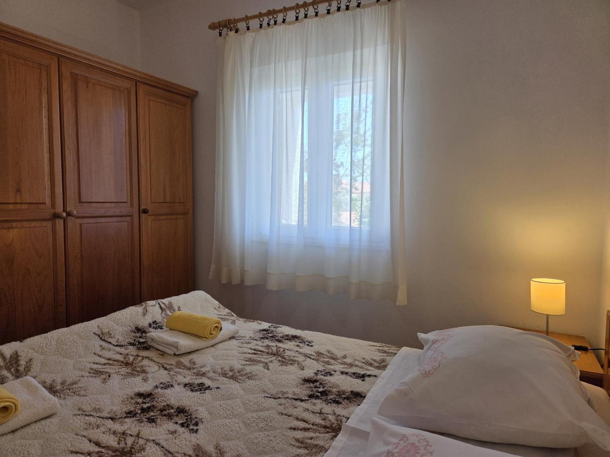 Apartments Jelena Supetar - Four Apartments - A Small House With A Private Yard - Two-Room Apartment With A Sea View - Studio Apartment - Two-Room Apartment With Garden View- Free Parking Exteriér fotografie